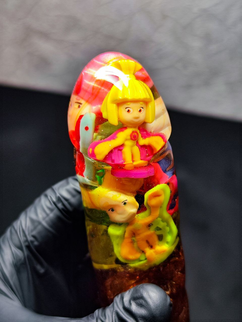 16 cm figure with characters from the Fixies cartoon.