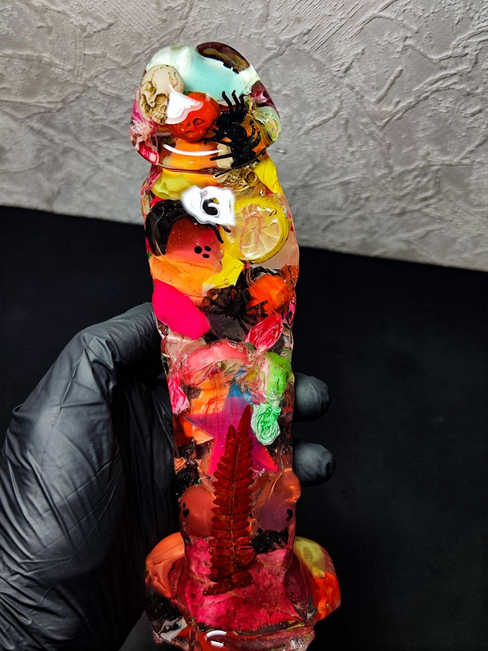 “Halloween Glow Resin Sculpture – Candy, Skulls & Spooky Magic Decor” (22cm)