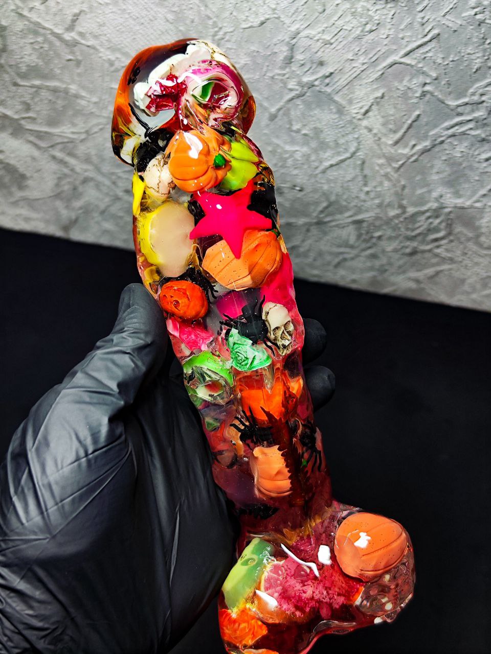 “Halloween Glow Resin Sculpture – Candy, Skulls & Spooky Magic Decor” (22cm)