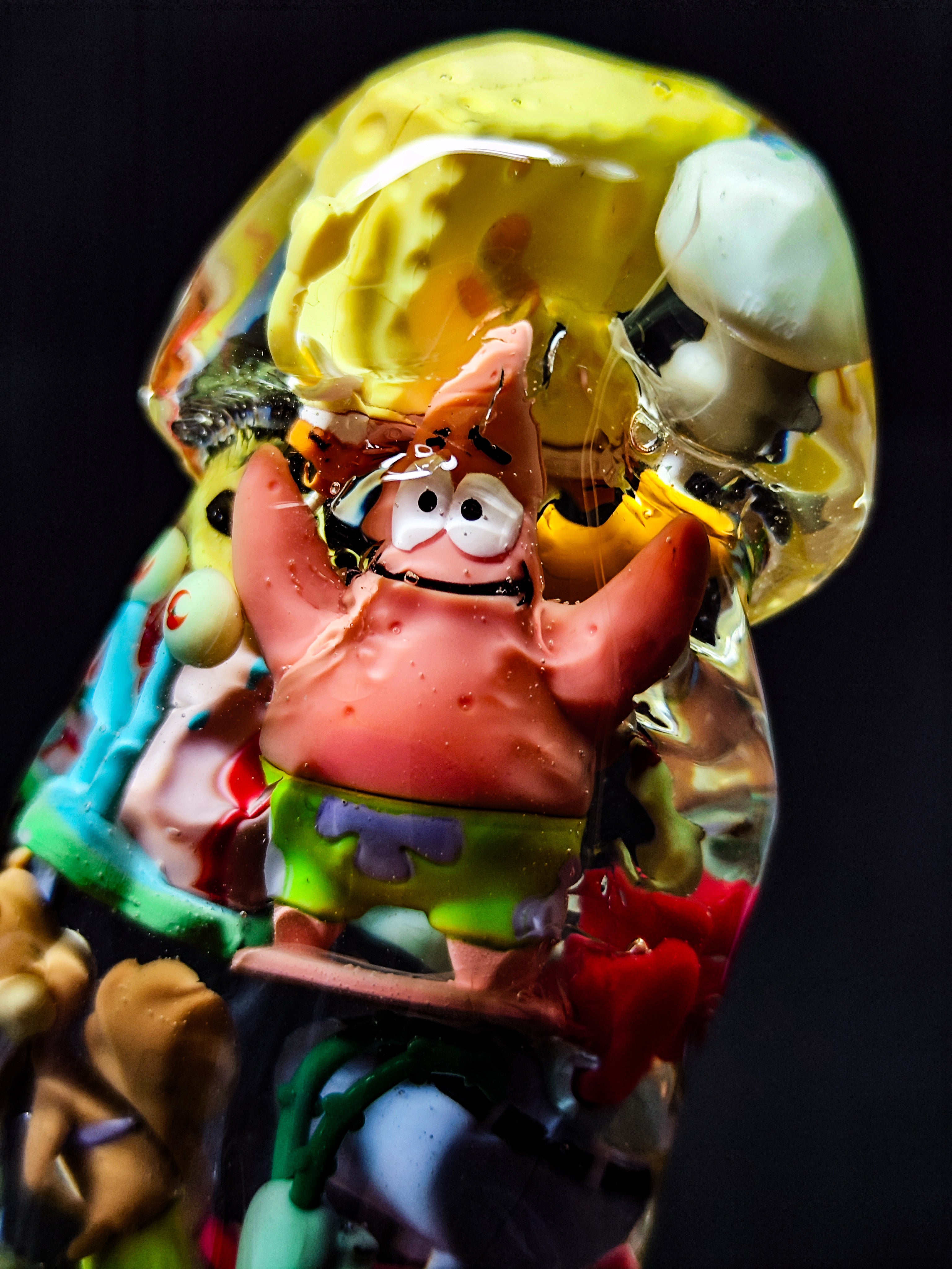 Yellow sea sponge and all the cartoon characters 22cm