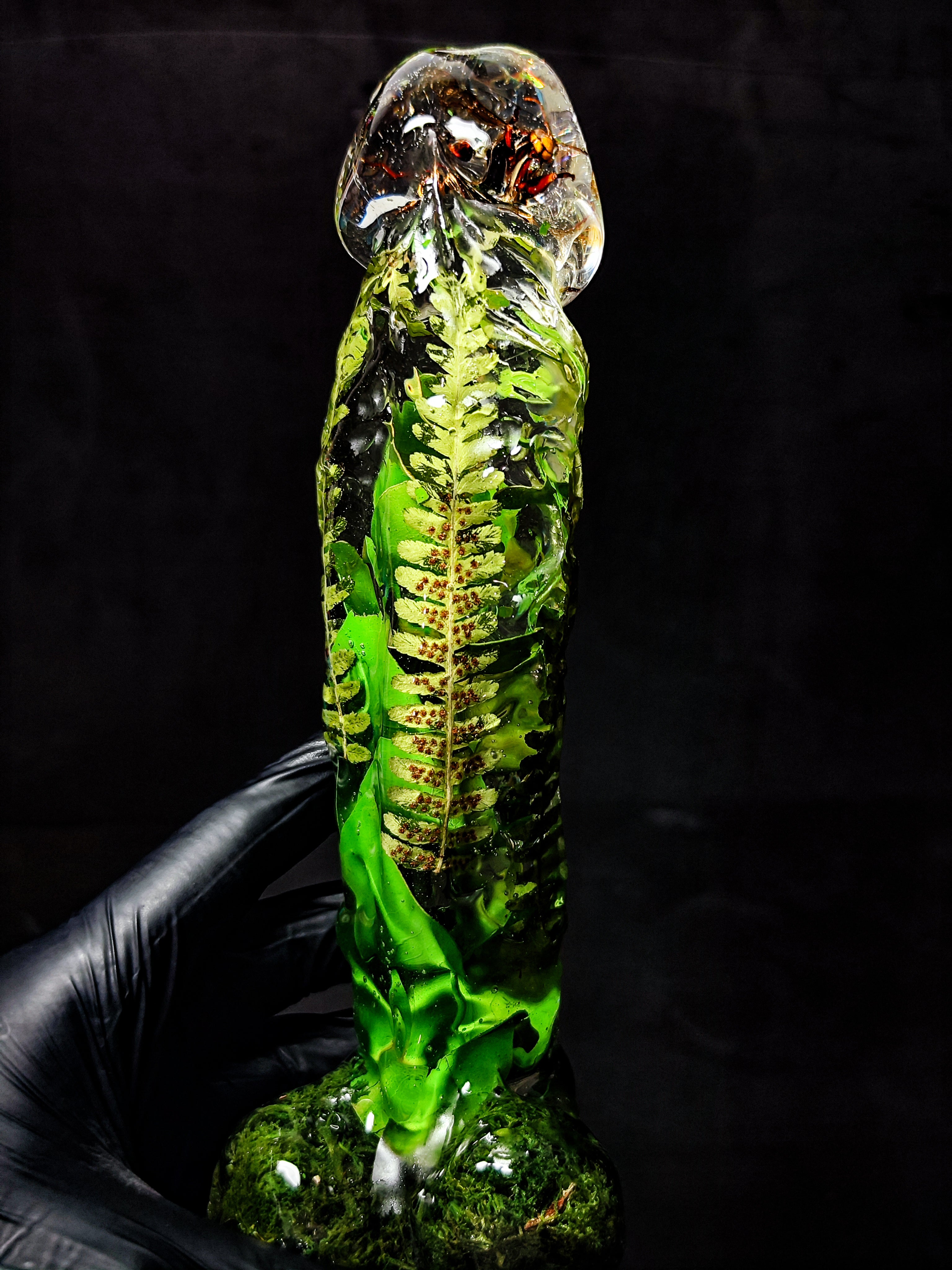 🌿🐝Handmade Epoxy Resin Sculpture with Hornet, Eucalyptus, Fern, Moss(22cm|8.6in|free shipping)