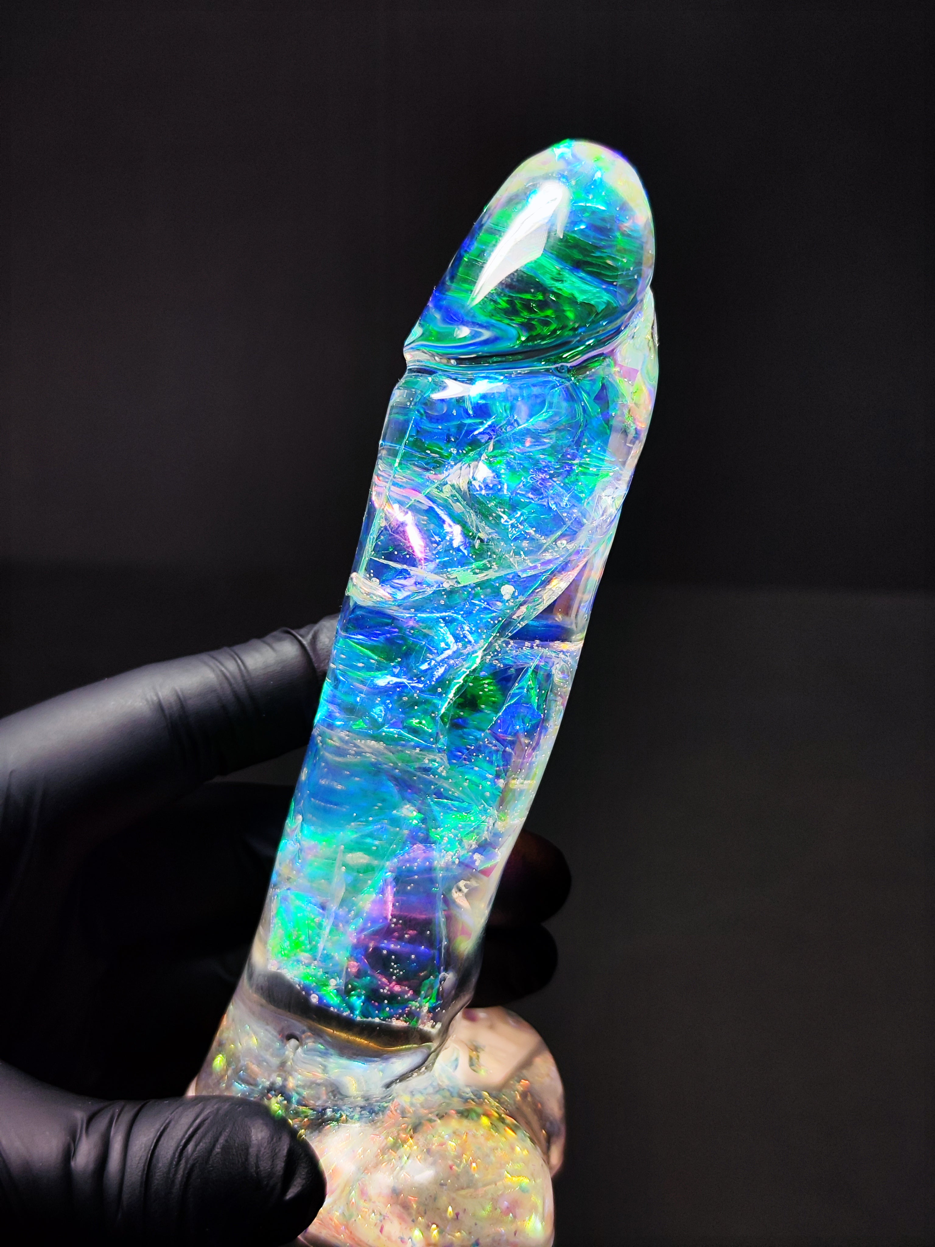 ✨ Handmade Epoxy Resin Sculpture – Cosmic Crystal 16cm