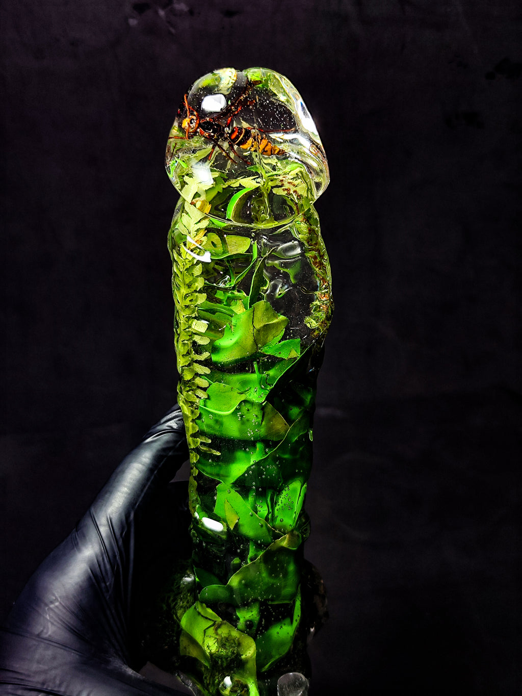 🌿🐝Handmade Epoxy Resin Sculpture with Hornet, Eucalyptus, Fern, Moss(22cm|8.6in|free shipping)