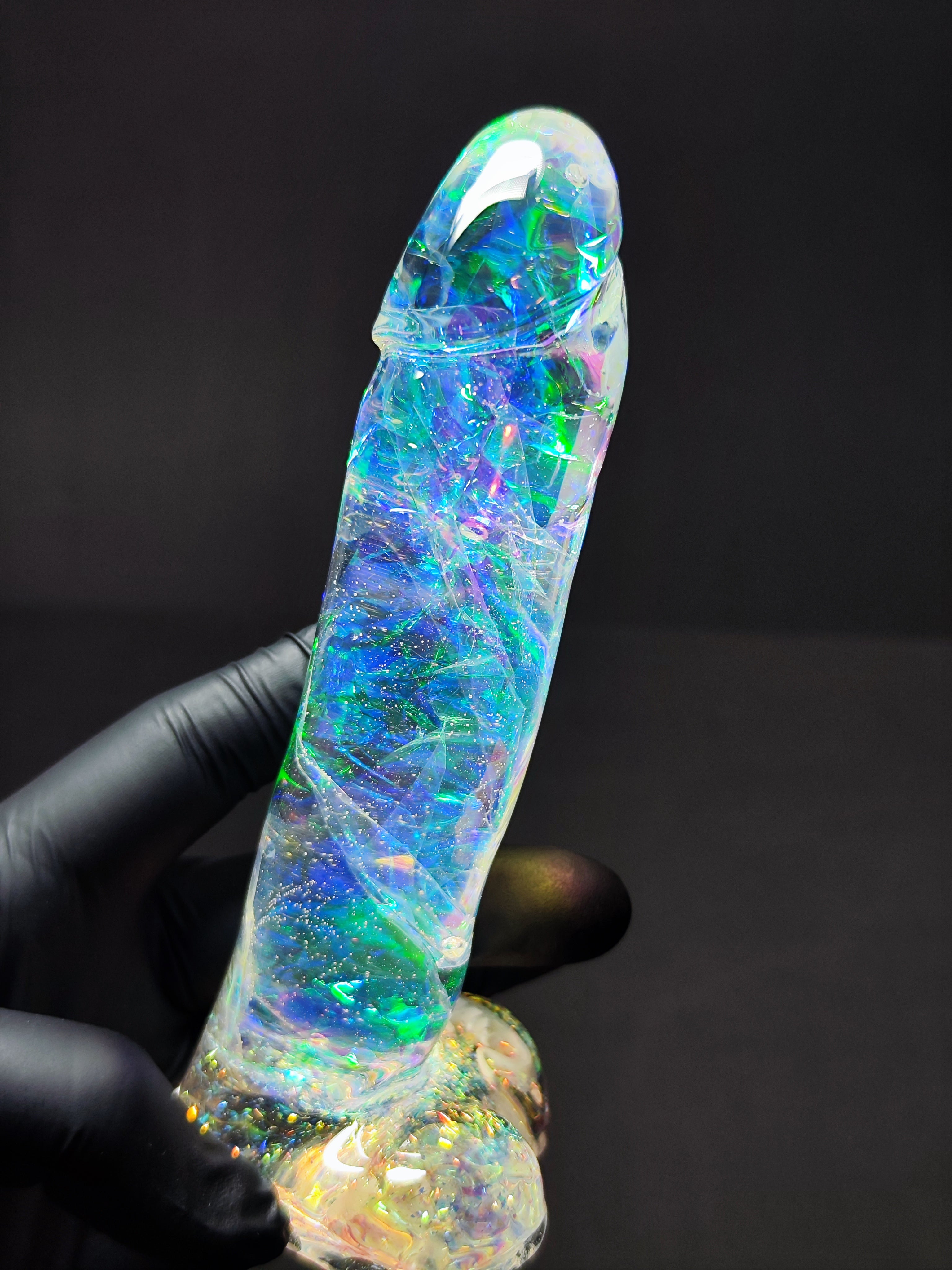 ✨ Handmade Epoxy Resin Sculpture – Cosmic Crystal 16cm
