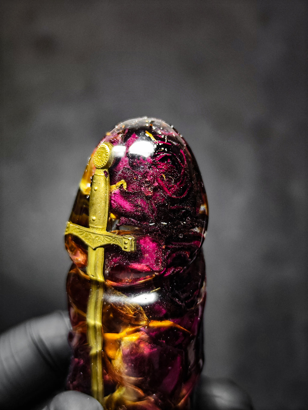 🌹 Handmade Epoxy Resin Sculpture with Roses and Sword 🗡️Adults Only (16 cm)