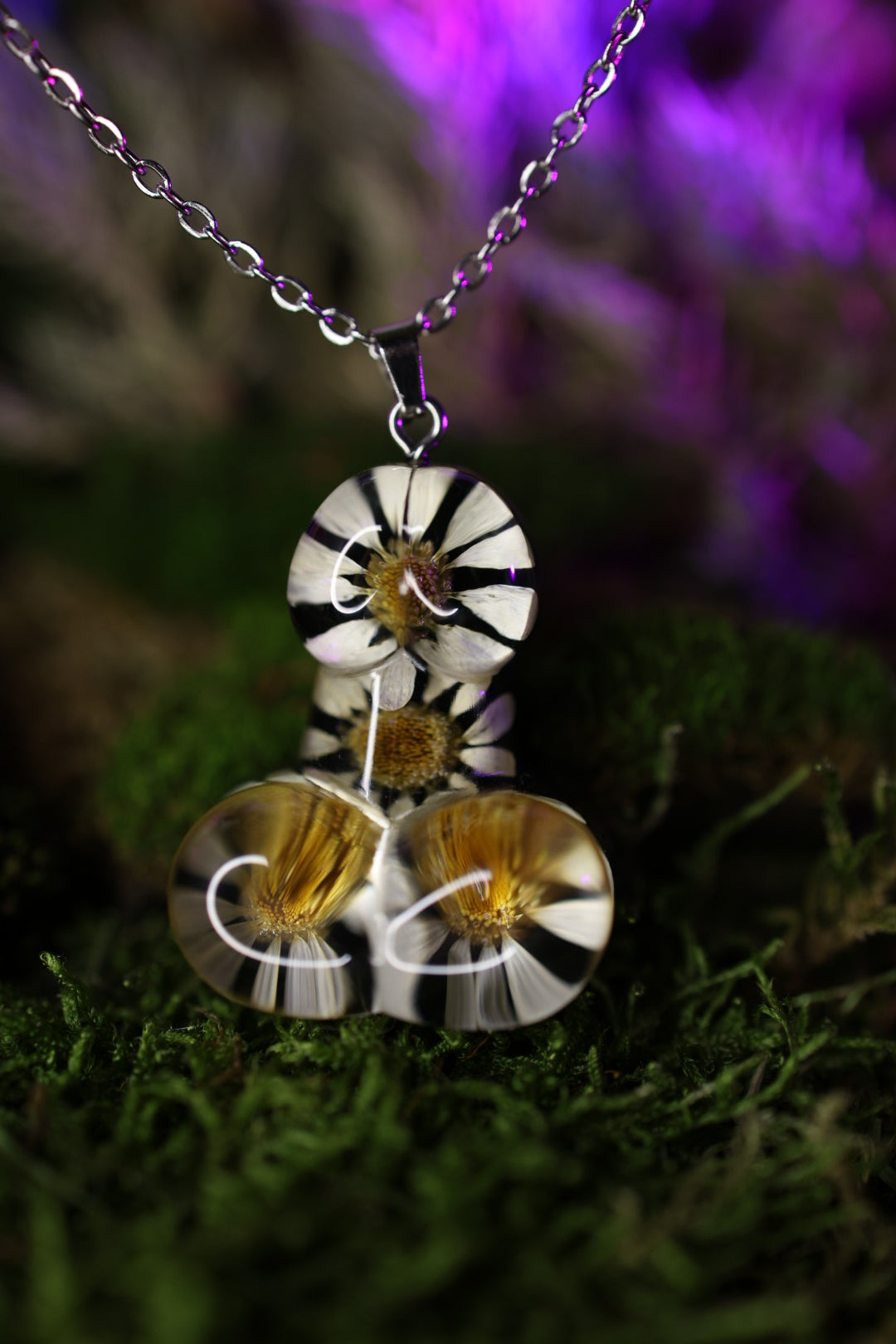 🤍Pendant 1.4in|3.6cm with Daisies (free shipping)