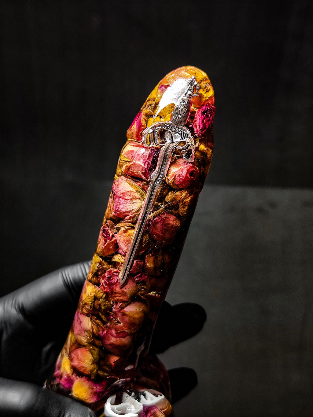 🌹 Handmade Epoxy Resin Sculpture with Roses and Sword 🗡️Adults Only (16 cm)