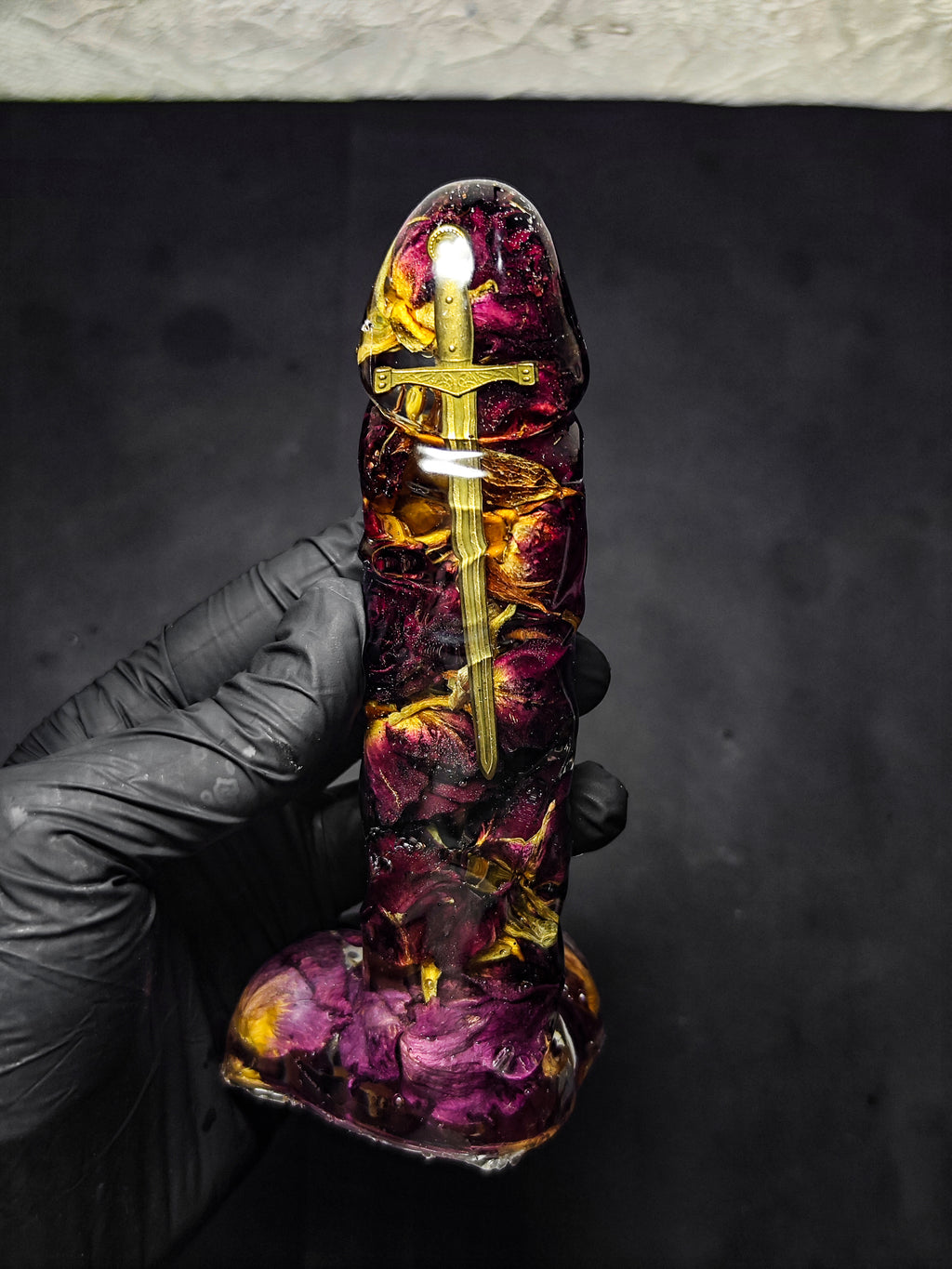 🌹 Handmade Epoxy Resin Sculpture with Roses and Sword 🗡️Adults Only (16 cm)
