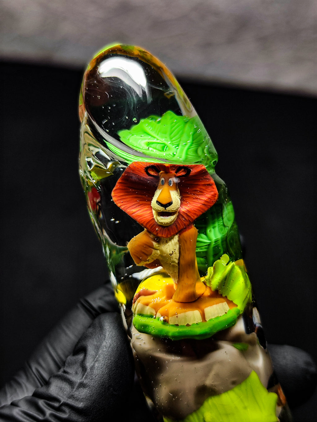 Animals from the New York Zoo that escaped to the island of Madagascar, figure decor (16cm)