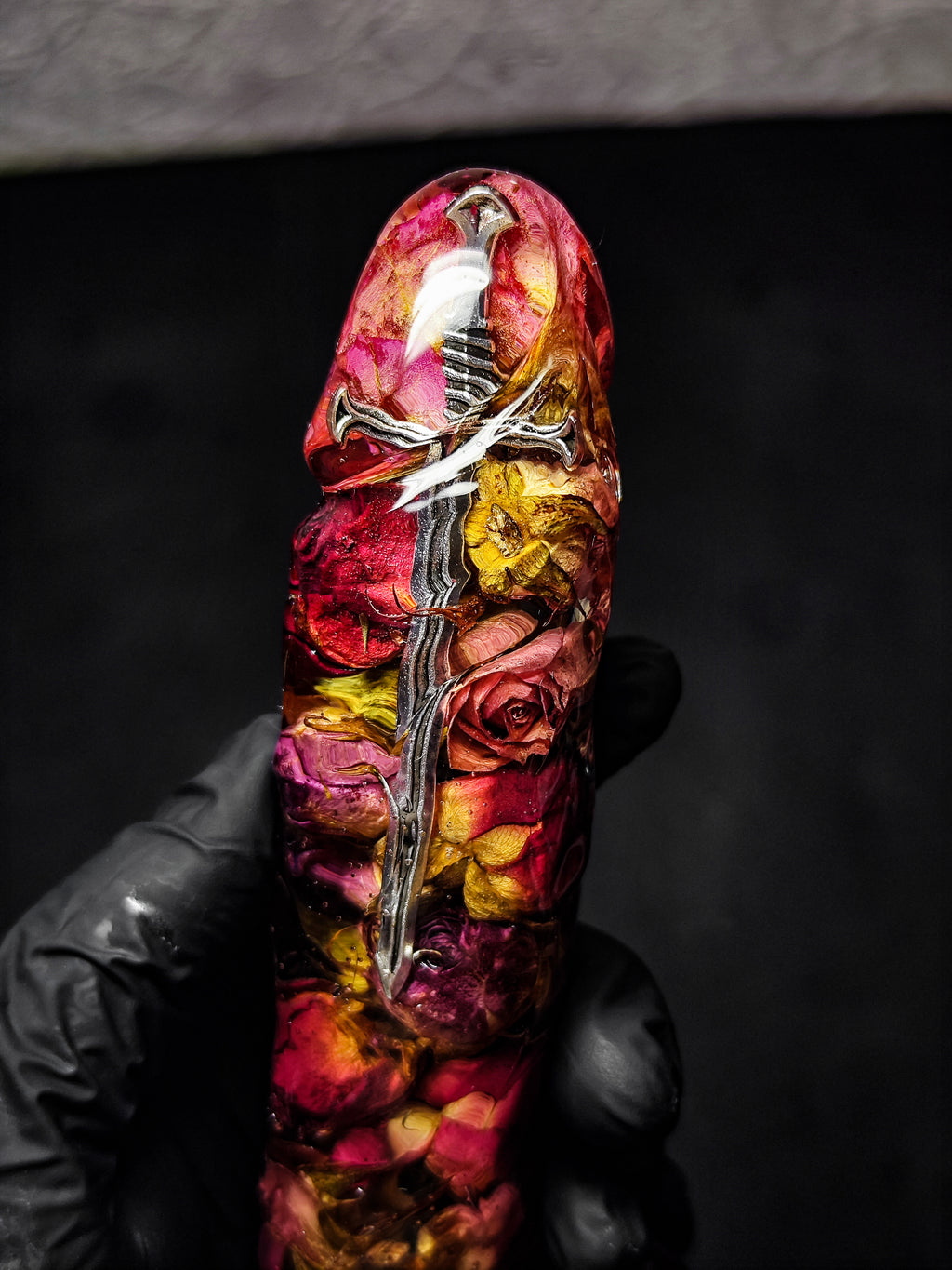 🌹 Handmade Epoxy Resin Sculpture with Roses and Sword 🗡️Adults Only (16 cm)