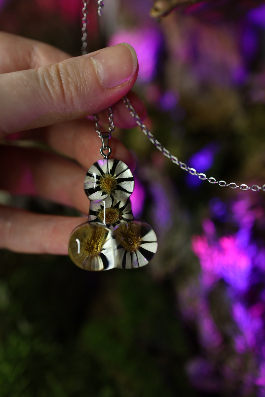 🤍Pendant 1.4in|3.6cm with Daisies (free shipping)