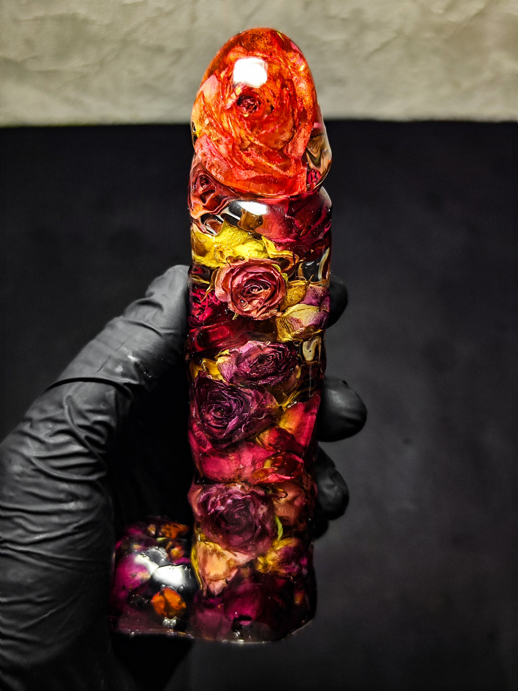 🌹 Handmade Epoxy Resin Sculpture with Roses and Sword 🗡️Adults Only (16 cm)