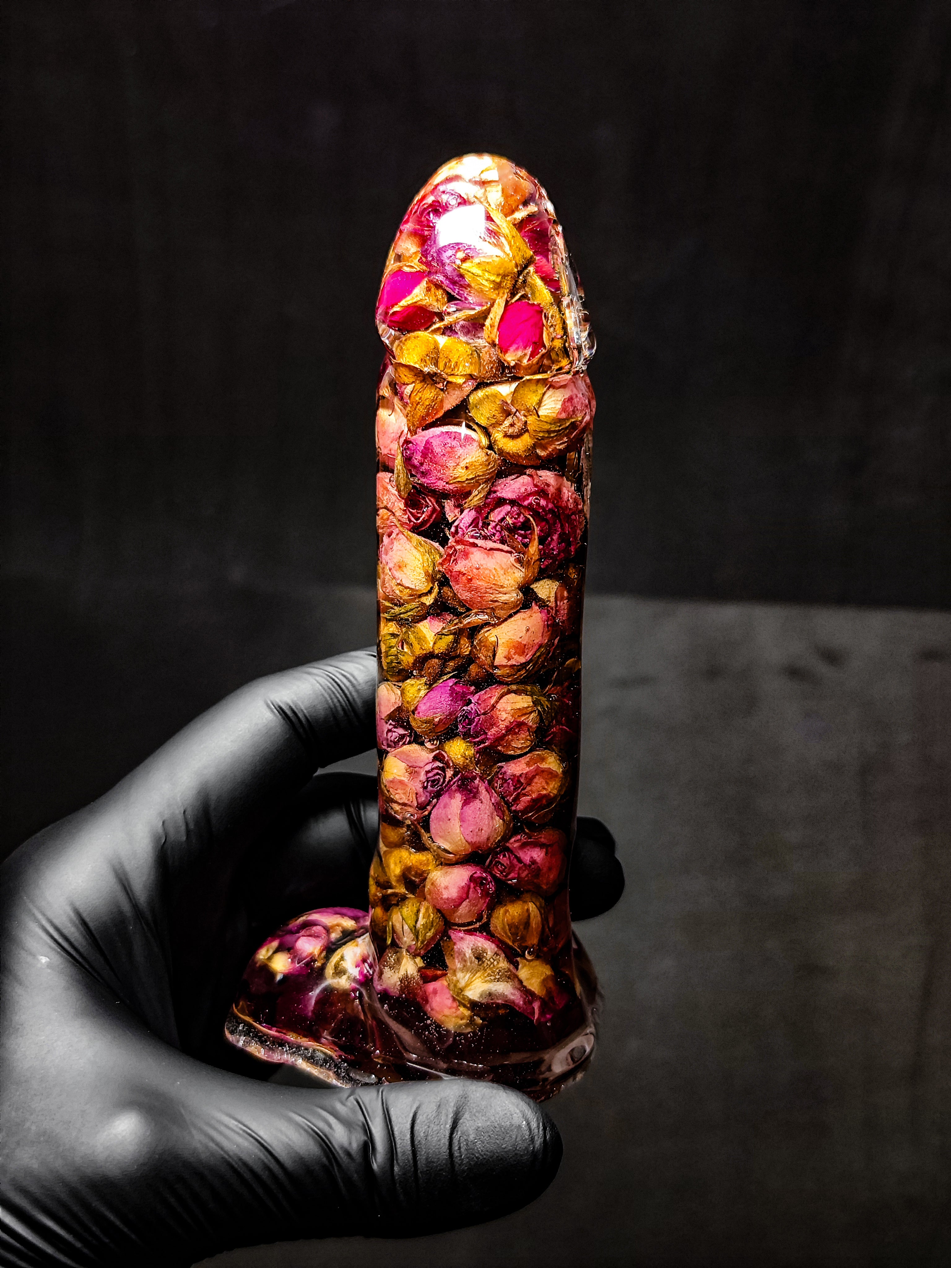 🌹 Handmade Epoxy Resin Sculpture with Roses and Sword 🗡️Adults Only (16 cm)