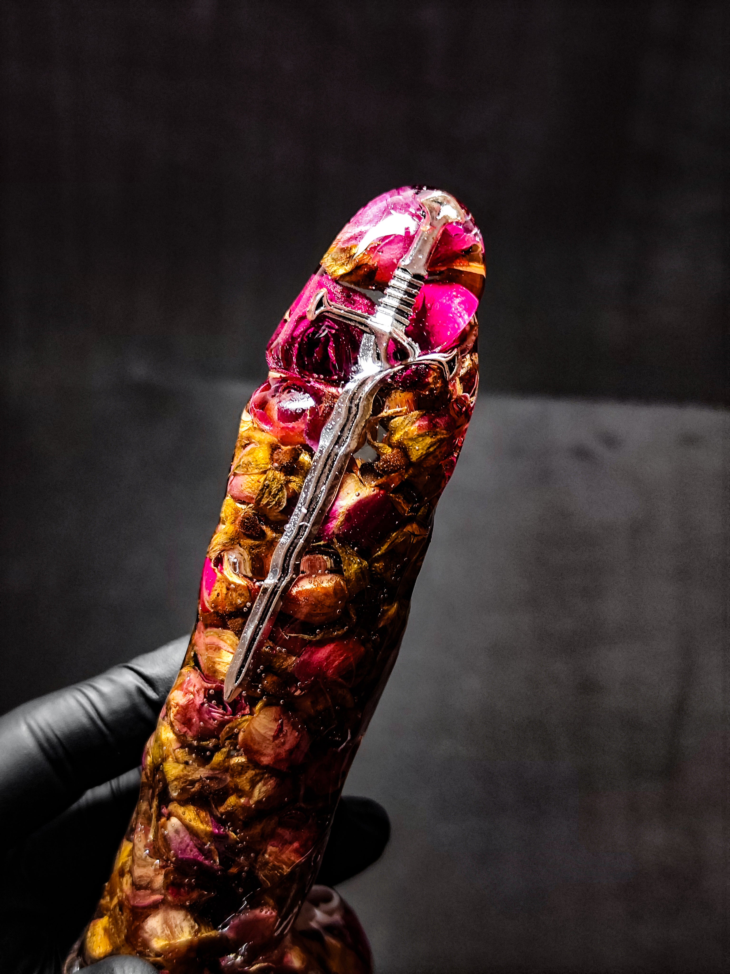 🌹 Handmade Epoxy Resin Sculpture with Roses and Sword 🗡️Adults Only (16 cm)