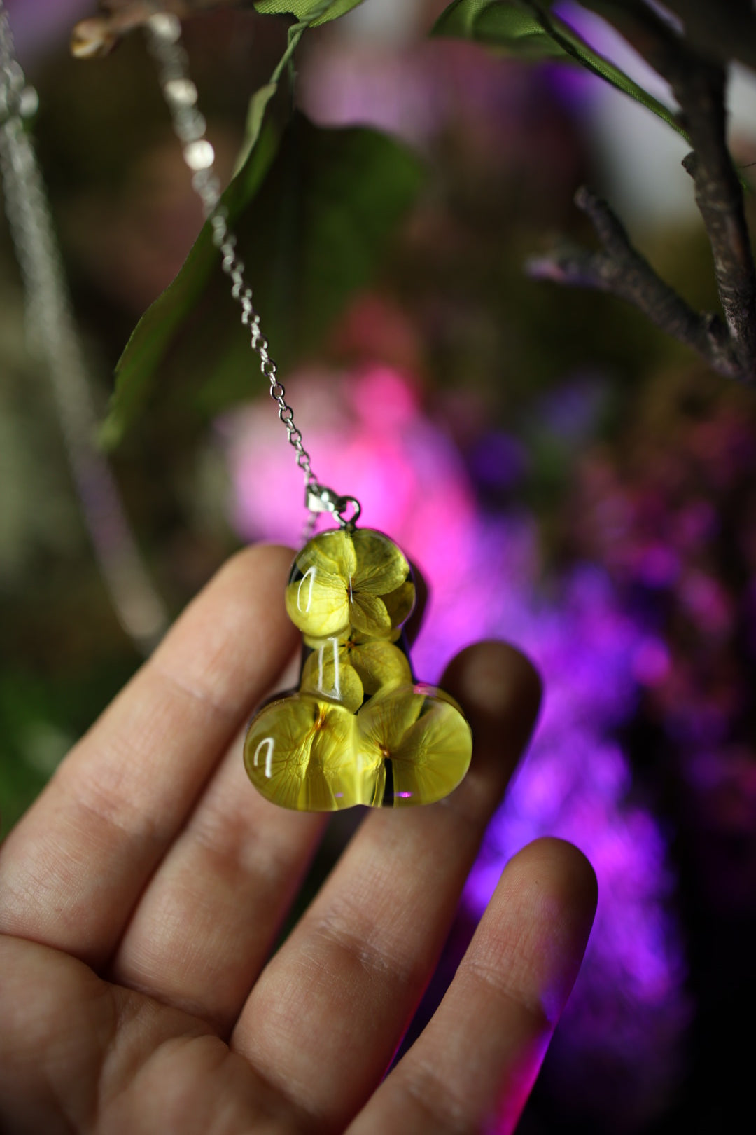 💛Pendant 1.4in|3.6cm with Yellow hydrangea (free shipping)